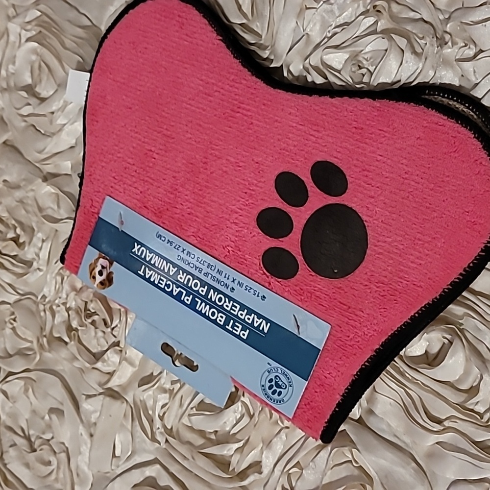 Pet Feeding Mat Non Slip Mat / Pink Cat Or Dog Placemat New